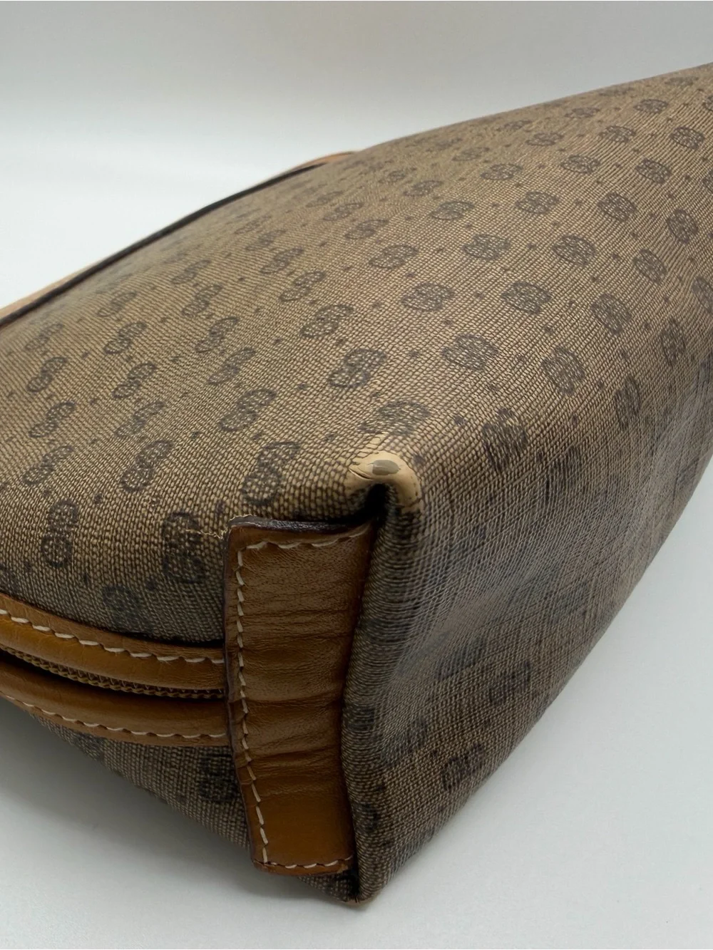Vintage Gucci Micro GG Monogram Cosmetic Pouch Caramel Leather.
